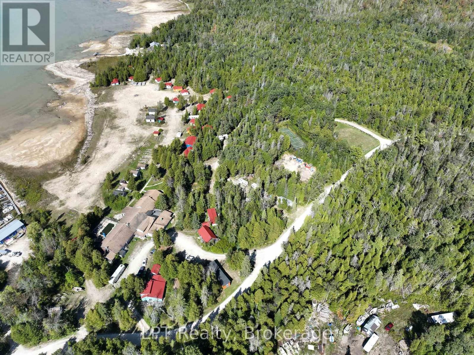 118 Resort Road Property Photo 4
