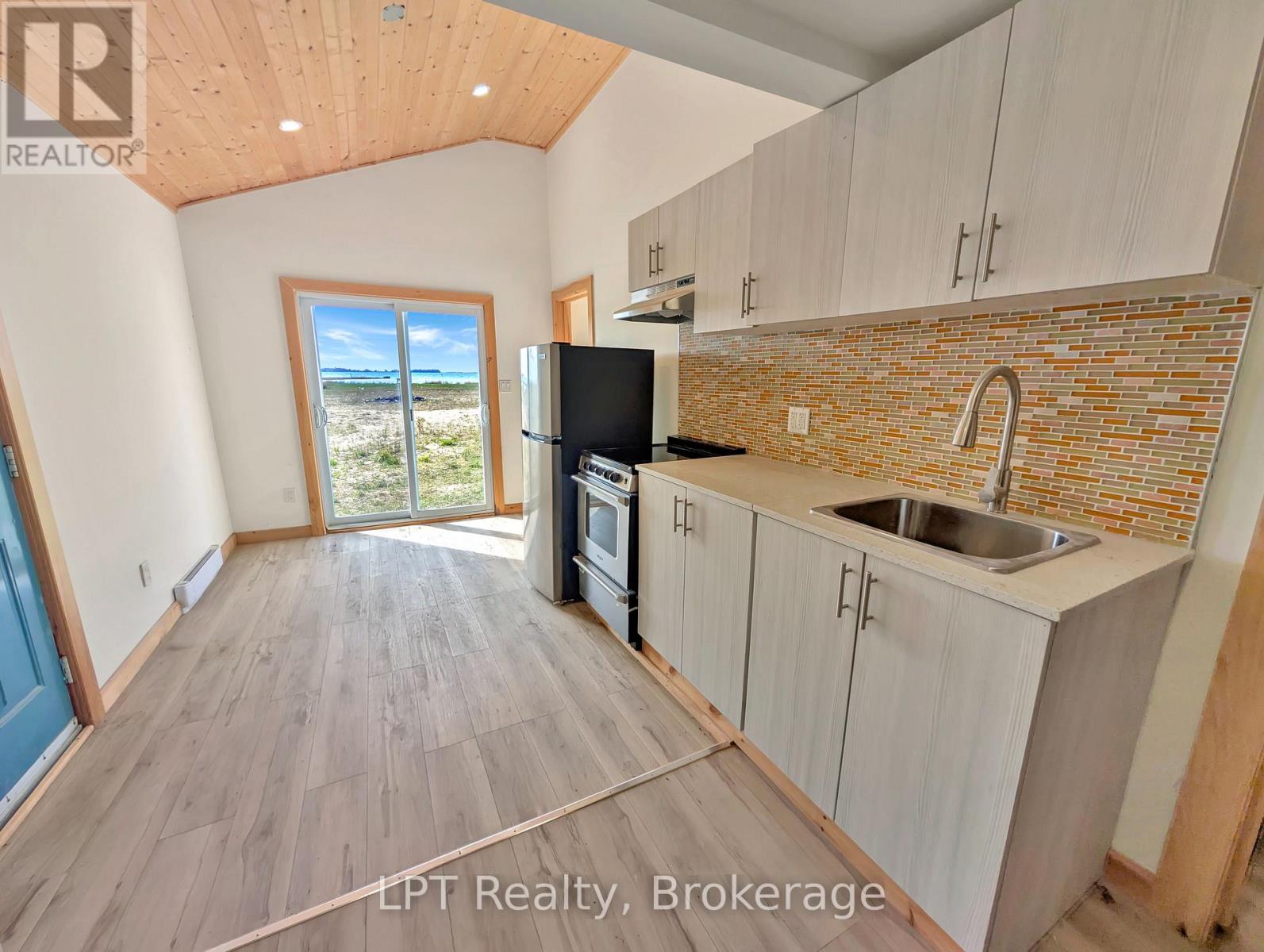 118 Resort Road Property Photo 32