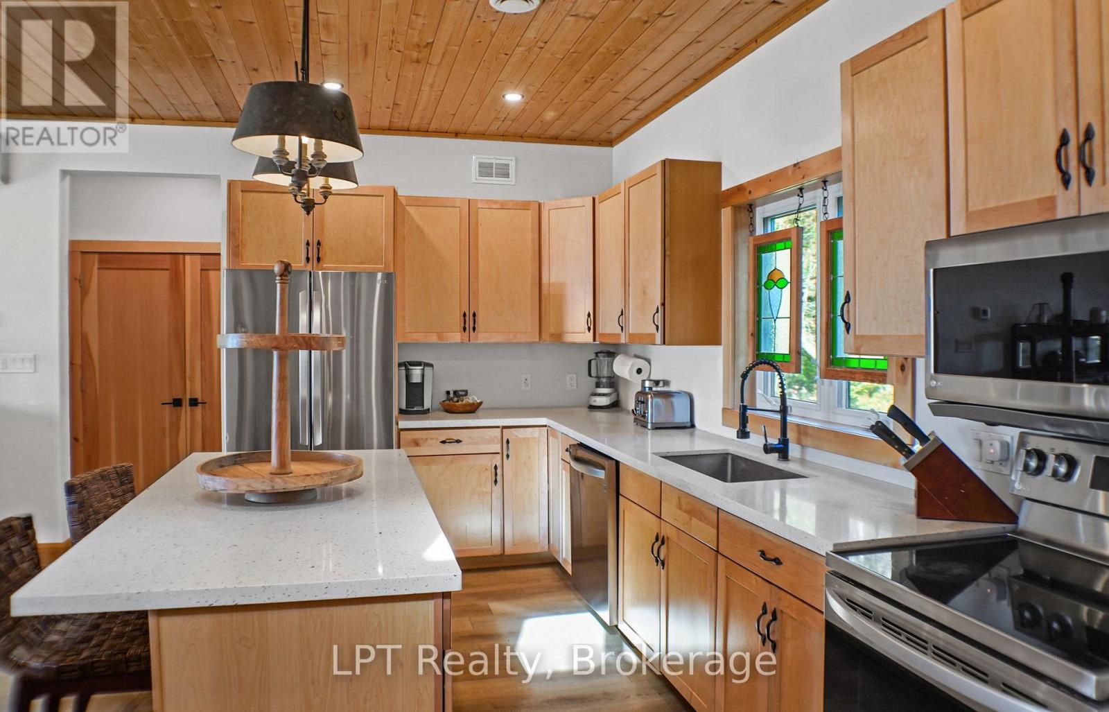 315 Shoreline Avenue Property Photo 7