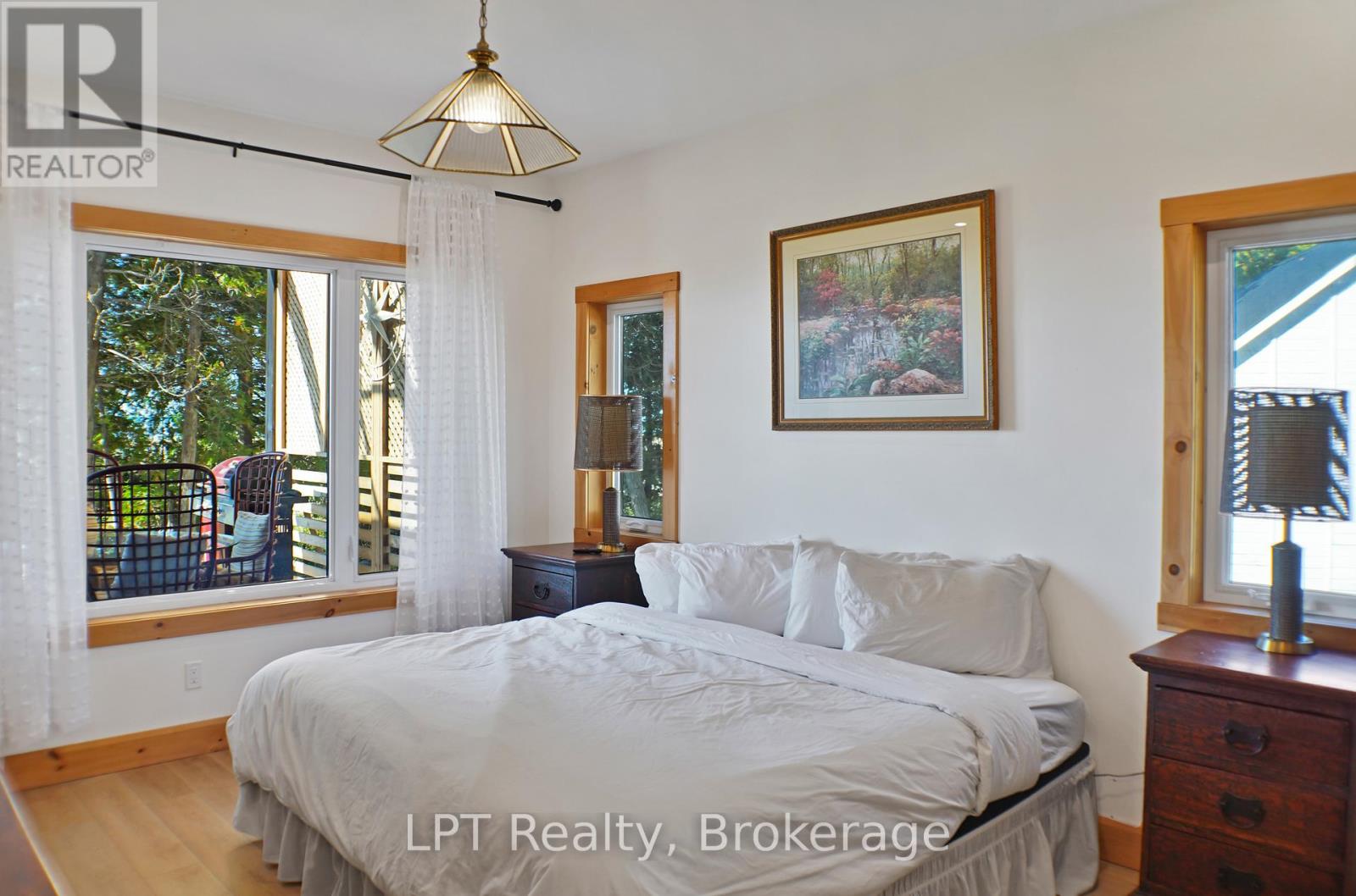 315 Shoreline Avenue Property Photo 17