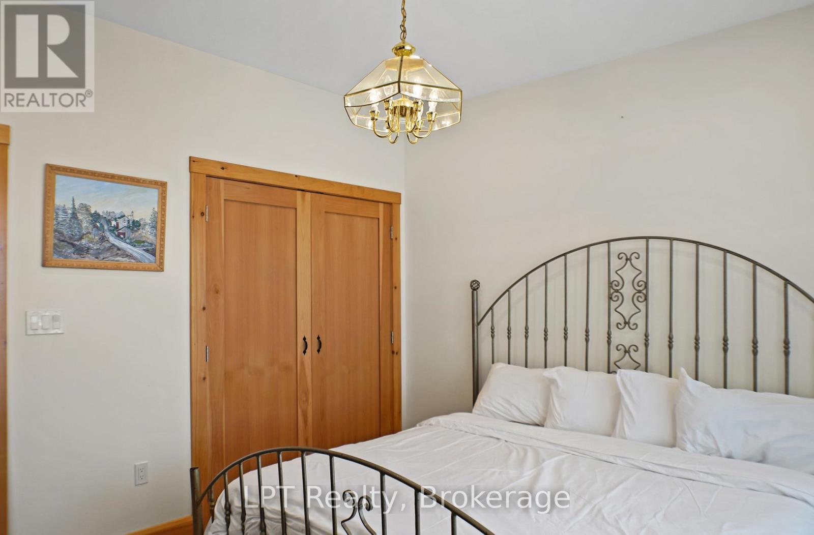 315 Shoreline Avenue Property Photo 21