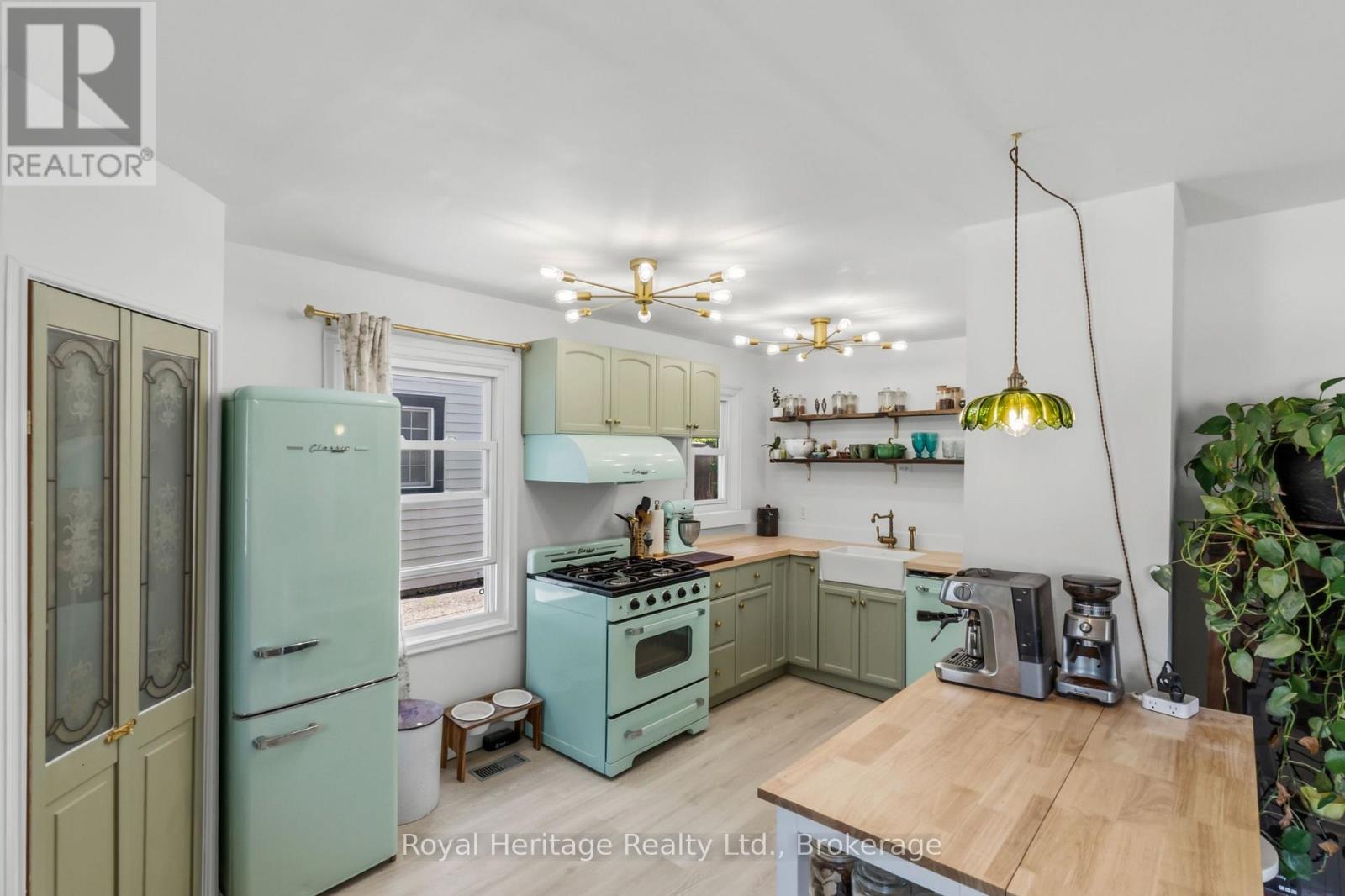 31 CAROLINE STREET Property Photo 1