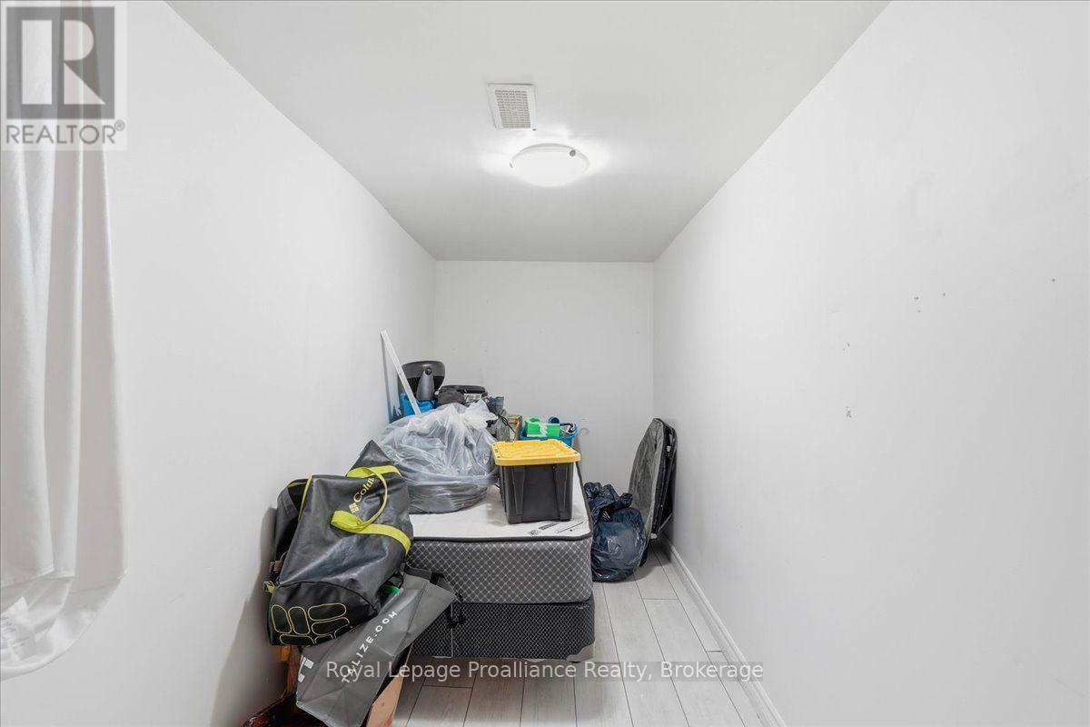 16 Graham Street Property Photo 9