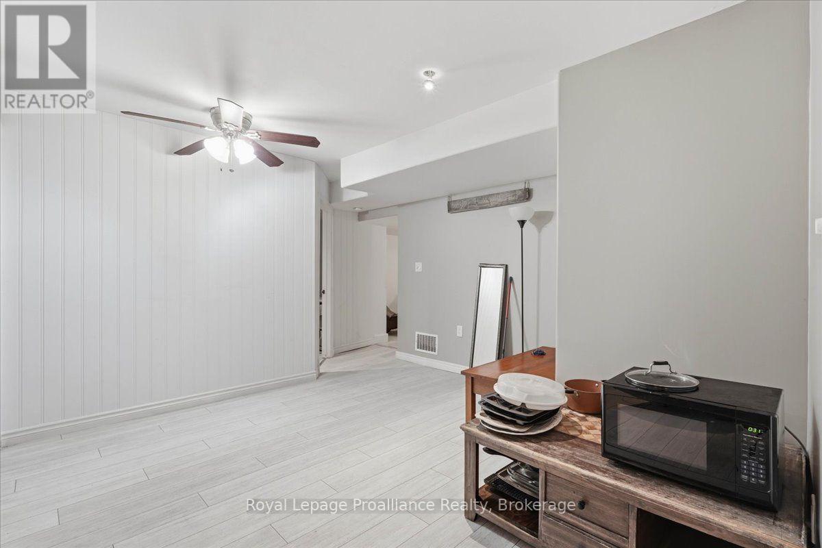 16 Graham Street Property Photo 11