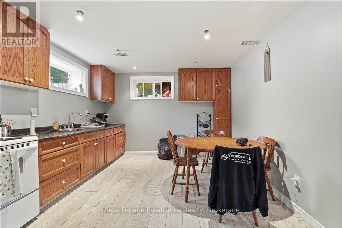 16 Graham Street Property Photo 12