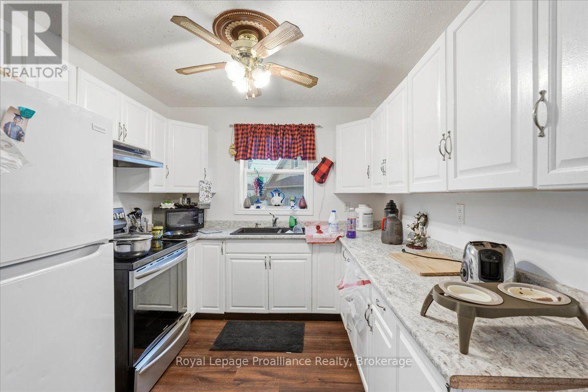 16 Graham Street Property Photo 19