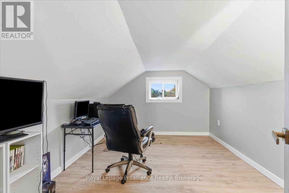 16 Graham Street Property Photo 23