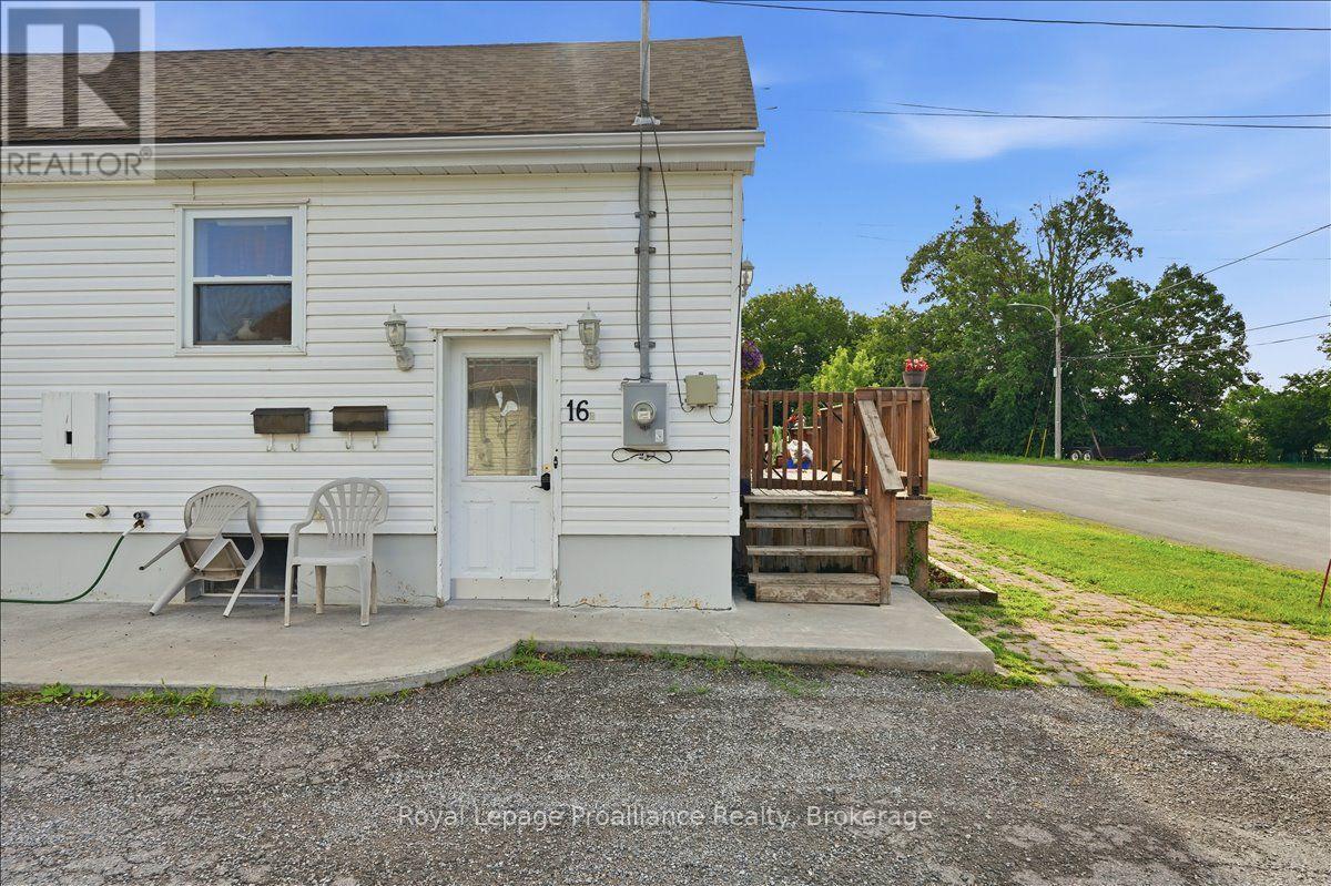 16 Graham Street Property Photo 28