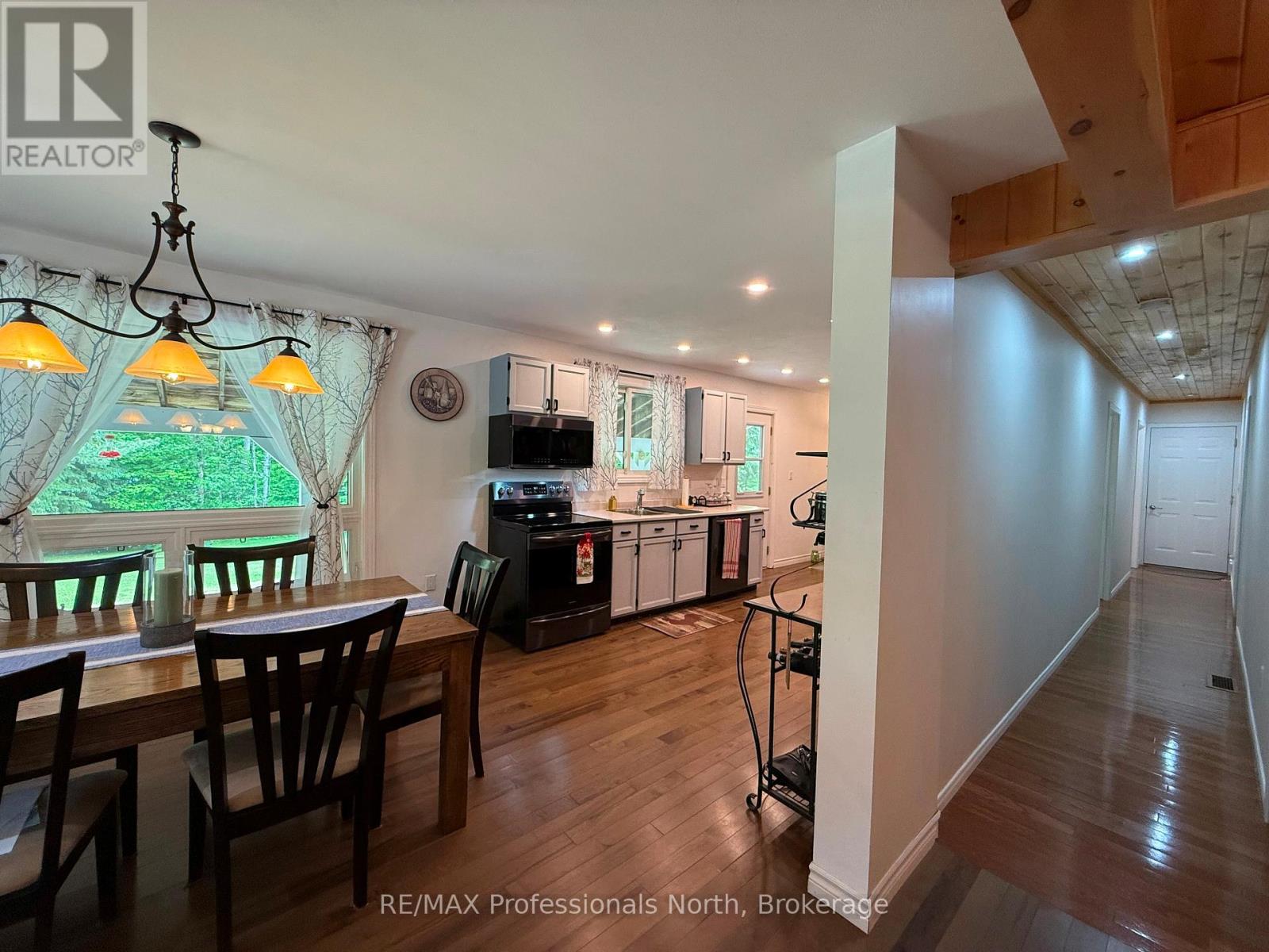 1023 Chester Crescent Property Photo 24