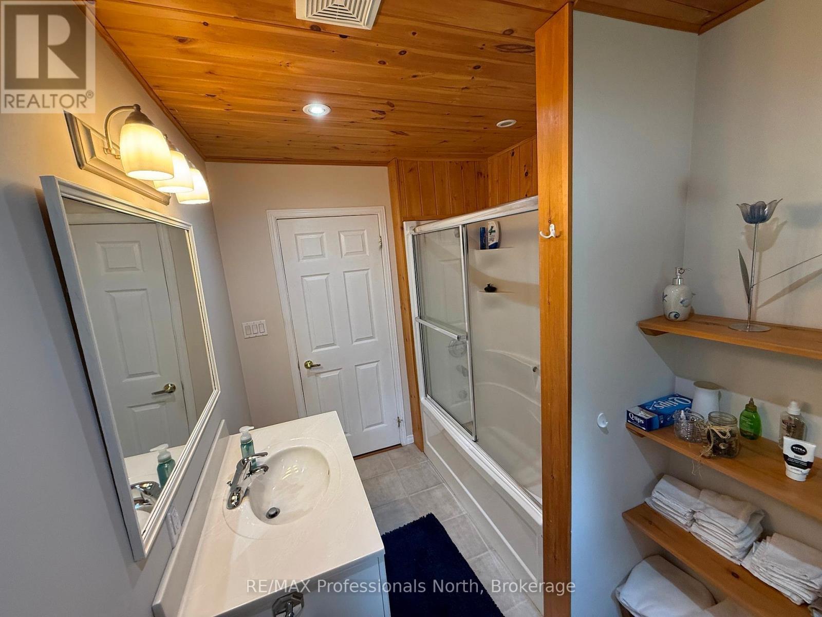 1023 Chester Crescent Property Photo 35