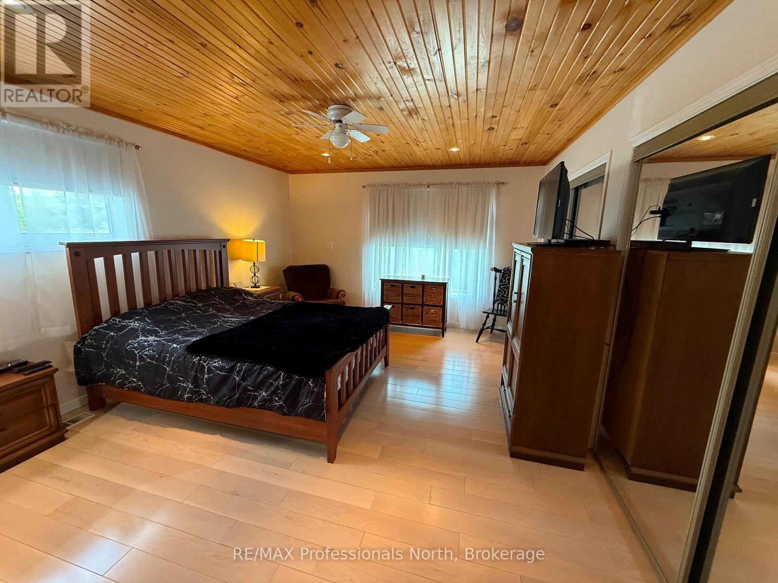 1023 Chester Crescent Property Photo 37