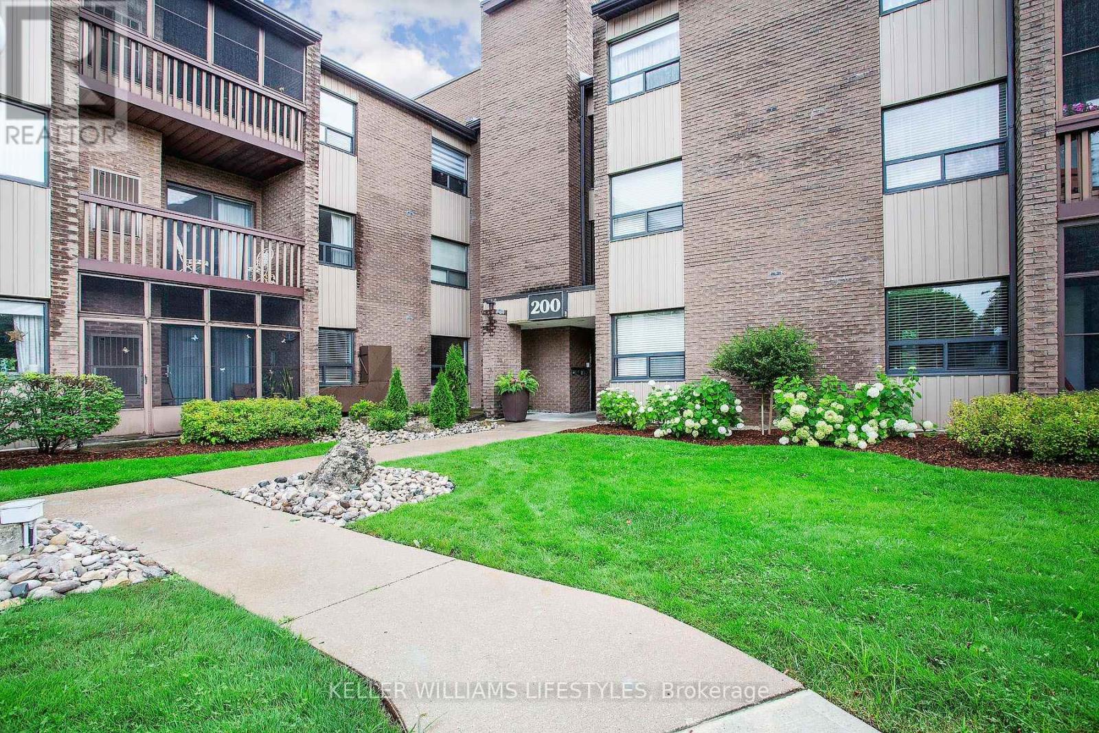 104 - 200 Everglade Crescent Property Photo 1