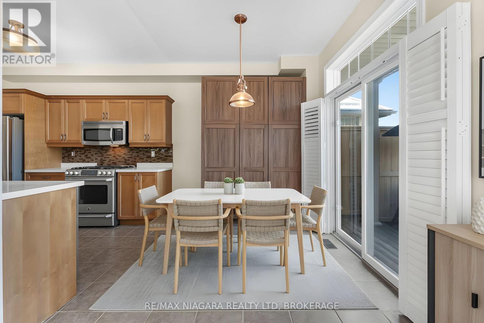 750 Lakeshore Road Property Photo 8