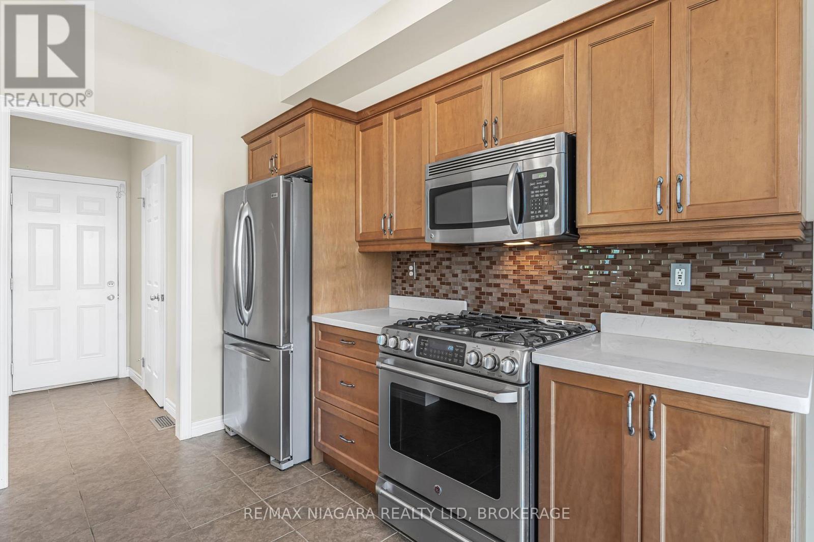 750 Lakeshore Road Property Photo 11