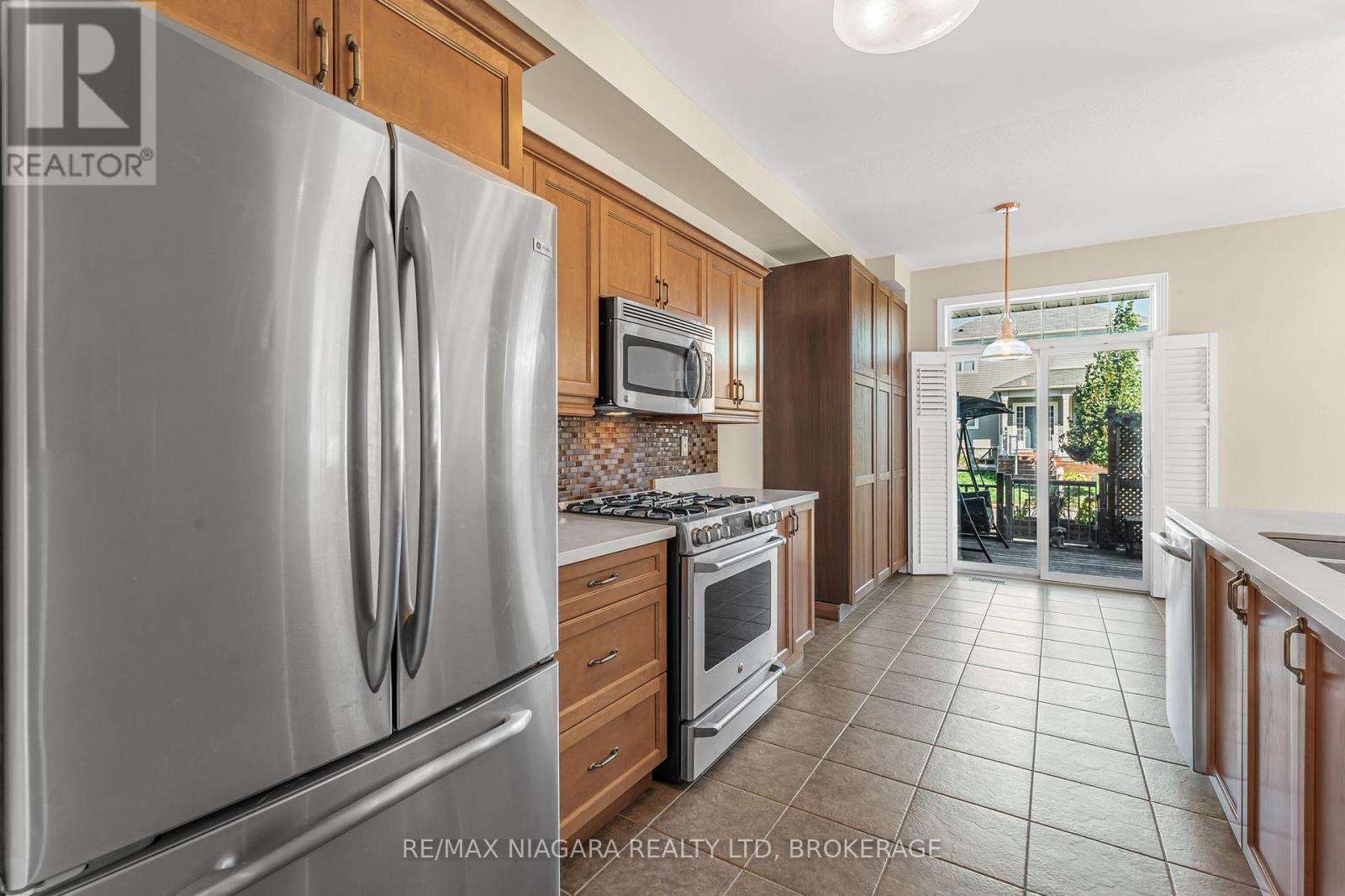 750 Lakeshore Road Property Photo 12