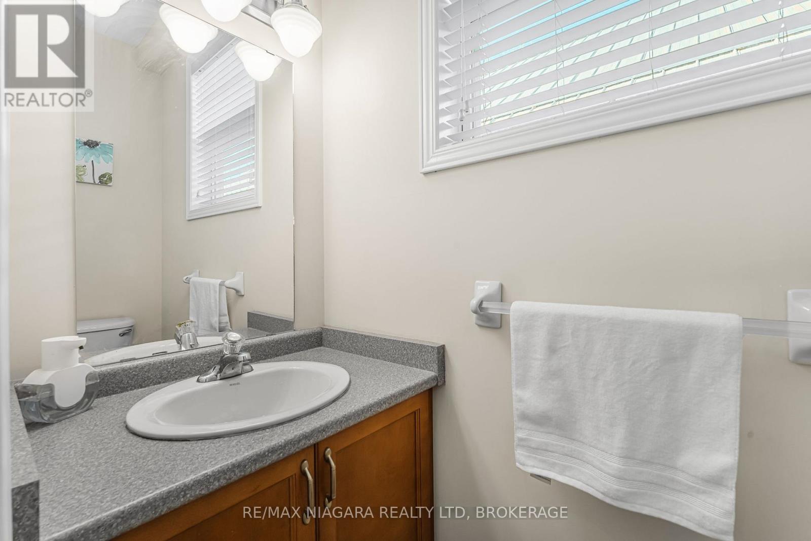 750 Lakeshore Road Property Photo 14