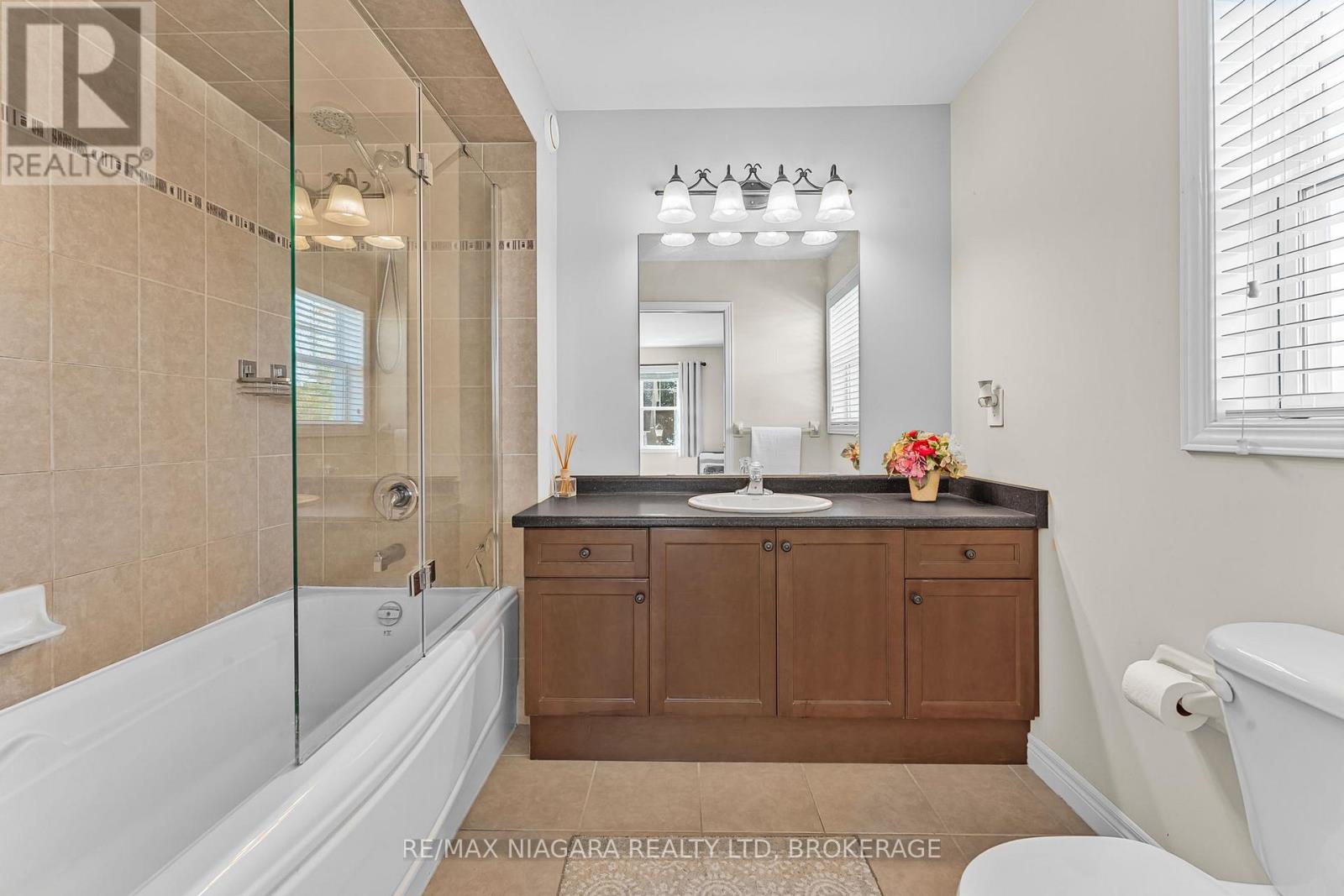750 Lakeshore Road Property Photo 18
