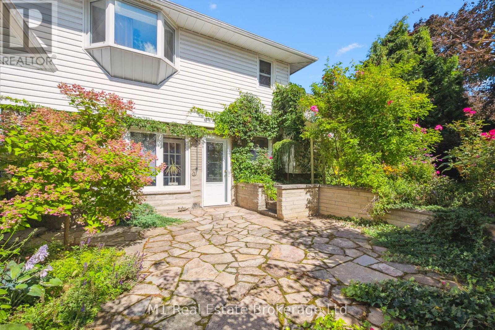 21 Gladstone Avenue Property Photo 3