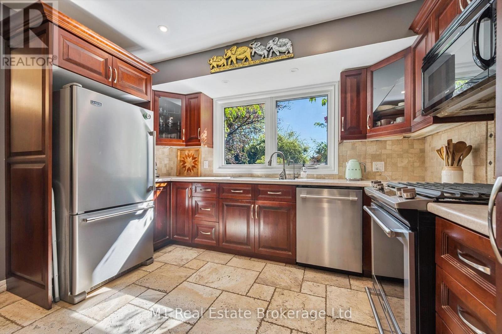 21 Gladstone Avenue Property Photo 22