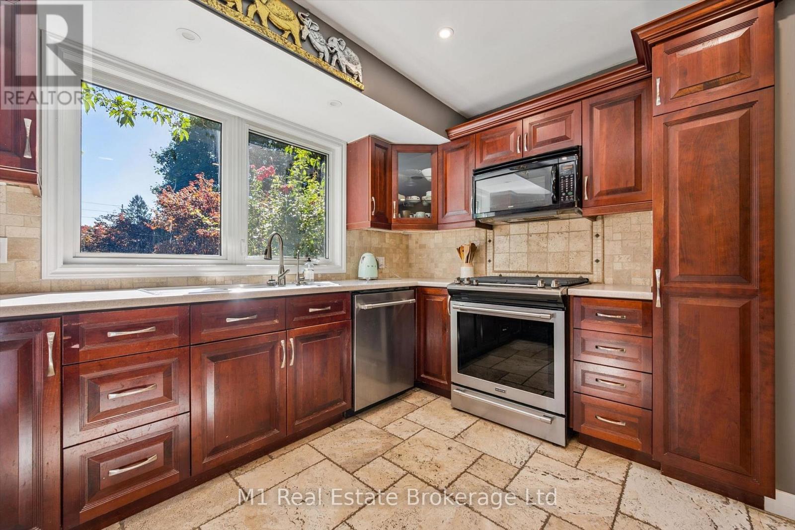 21 Gladstone Avenue Property Photo 23