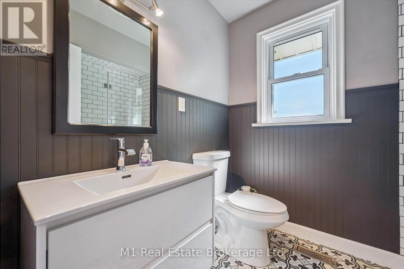 21 Gladstone Avenue Property Photo 33