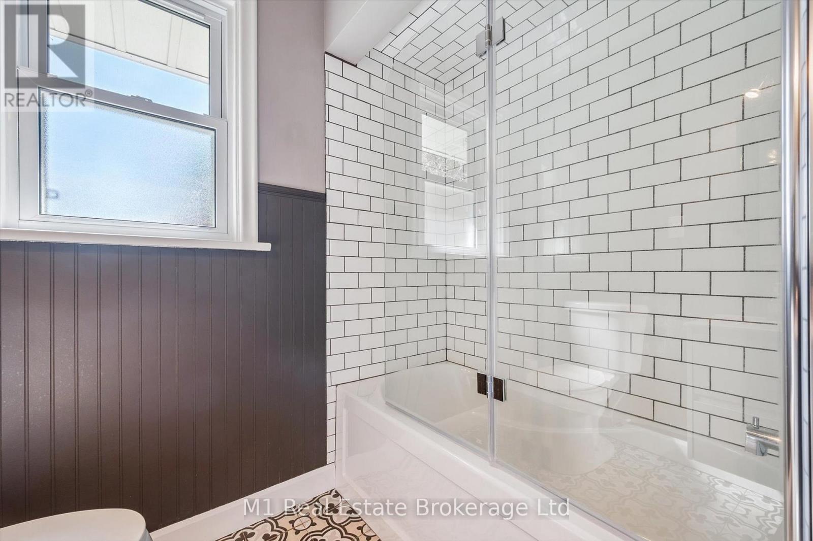 21 Gladstone Avenue Property Photo 34