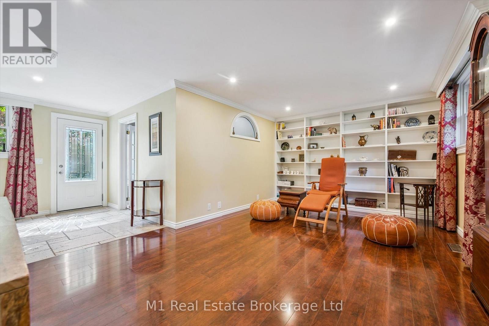 21 Gladstone Avenue Property Photo 38
