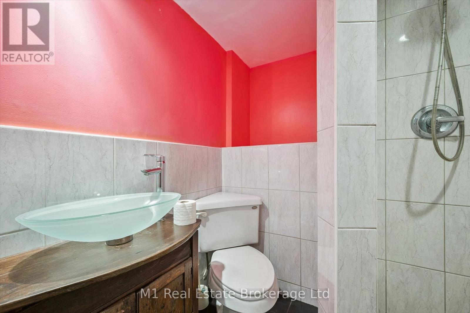 21 Gladstone Avenue Property Photo 41
