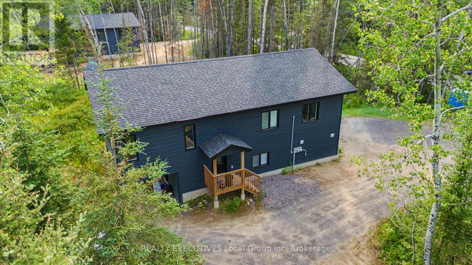 575 Hart Road Property Photo 2