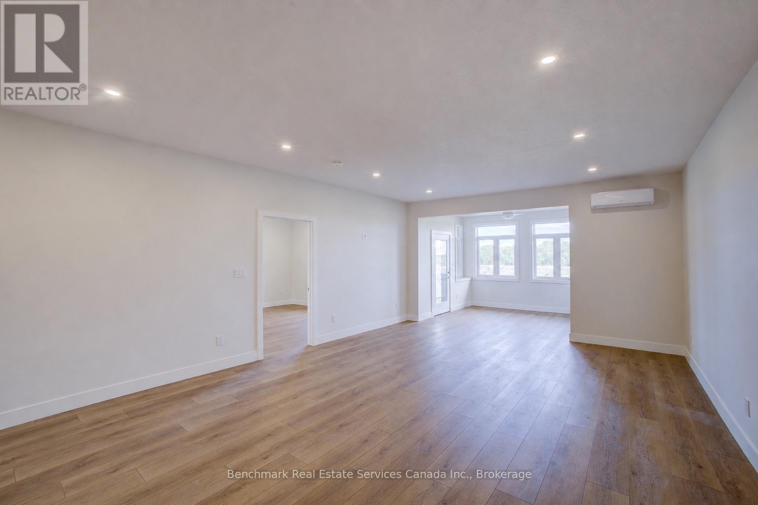 57 Cavalier Crescent Property Photo 17