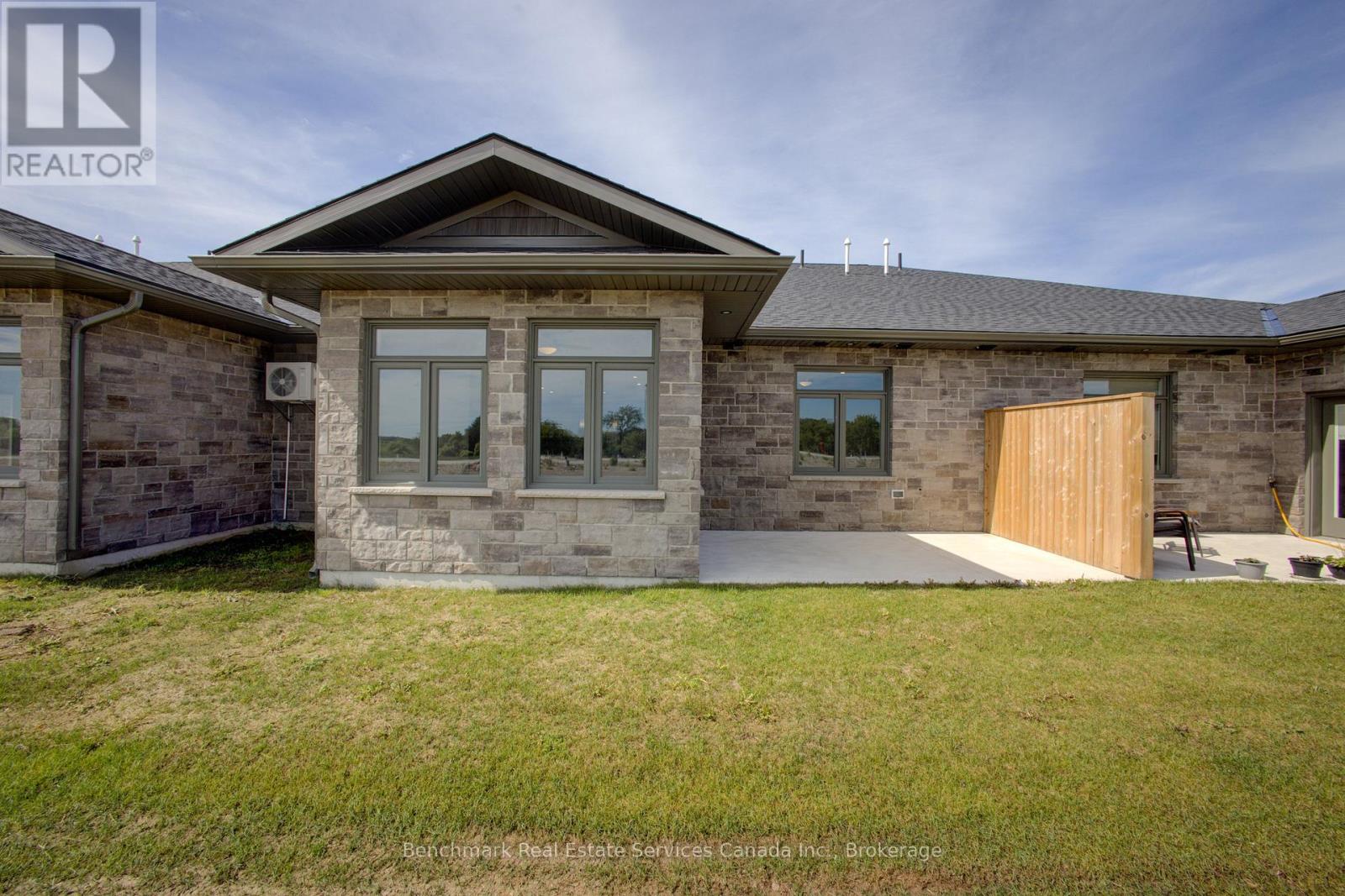 57 Cavalier Crescent Property Photo 37