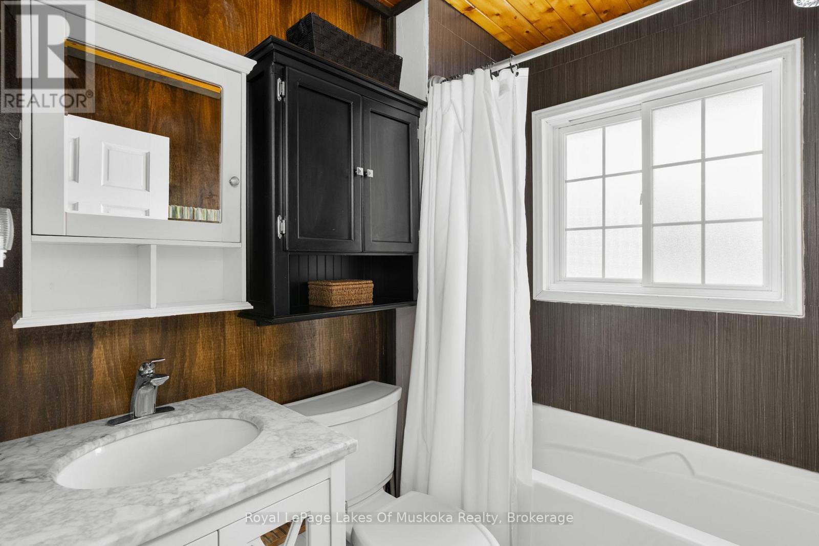 1 Christopher Lane Property Photo 20