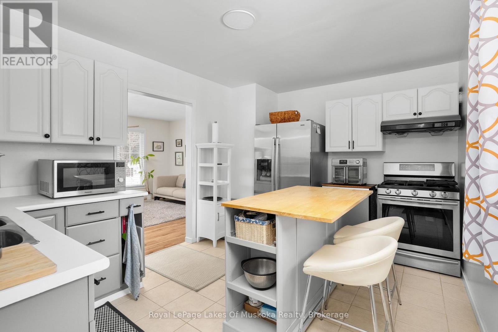 1 Christopher Lane Property Photo 27