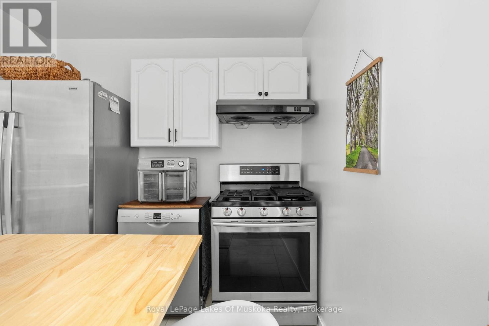 1 Christopher Lane Property Photo 28