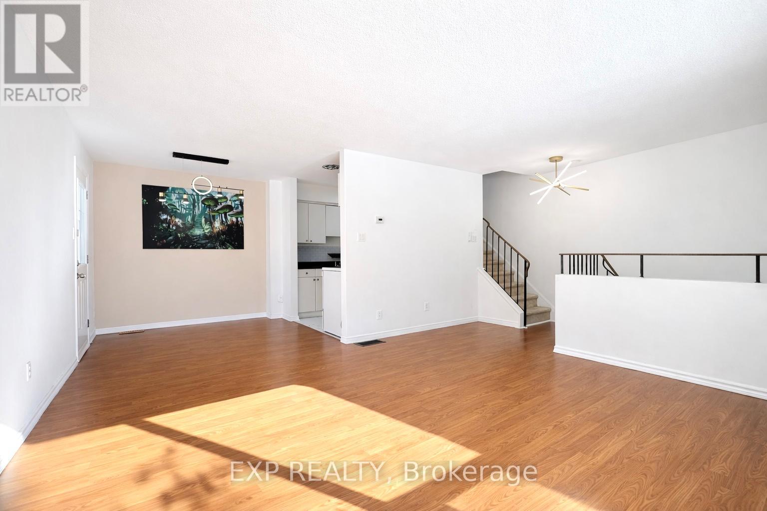 11c Sonnet Crescent Property Photo 5