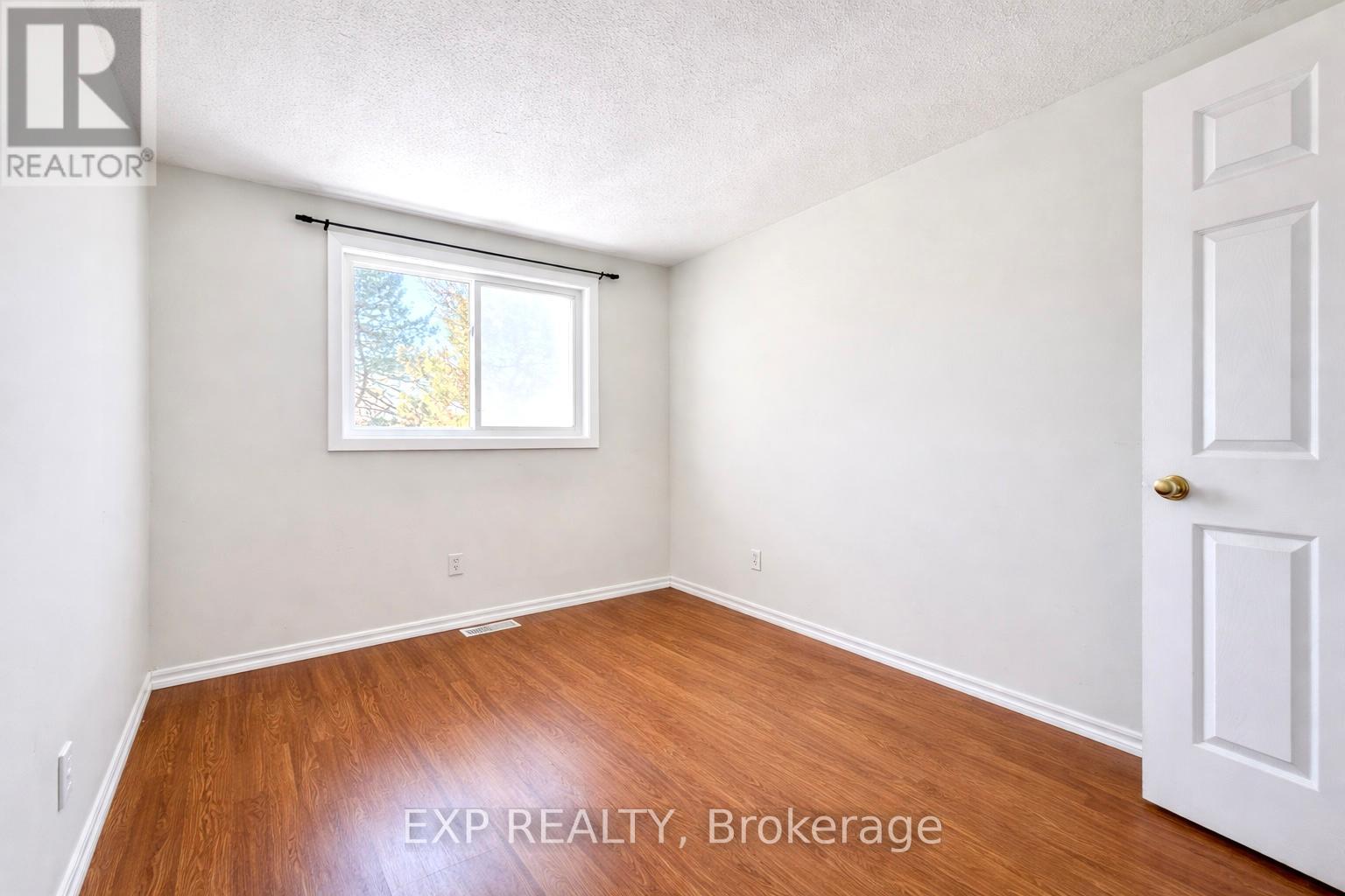 11c Sonnet Crescent Property Photo 13