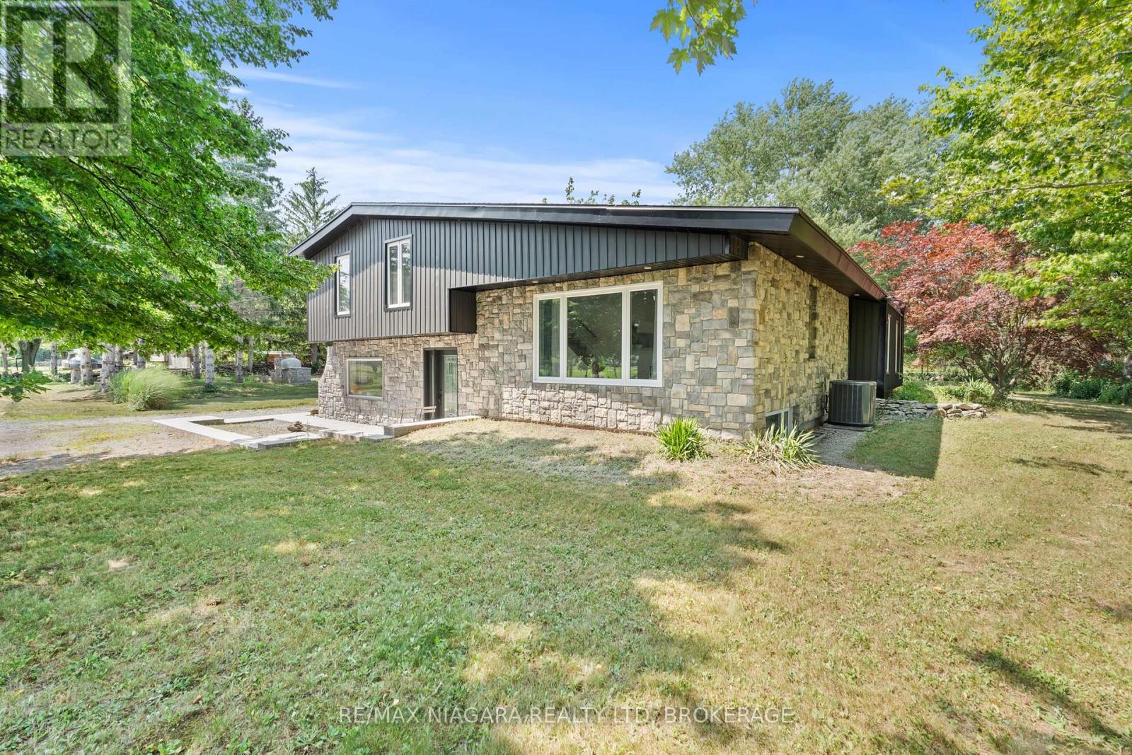 1546 Nigh Road Property Photo 1