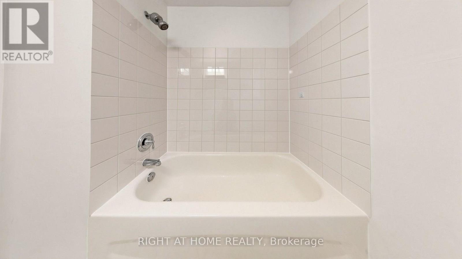59 Longwood Road N Property Photo 17