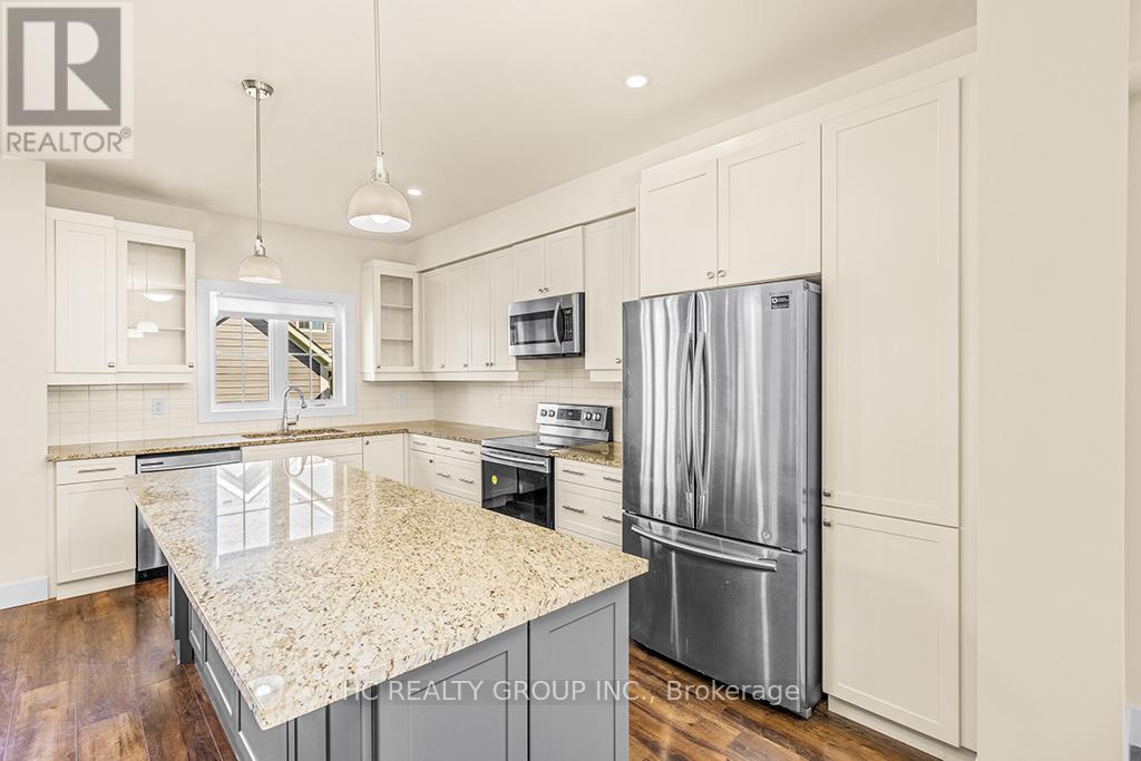 181 Yellow Birch Crescent Property Photo 7