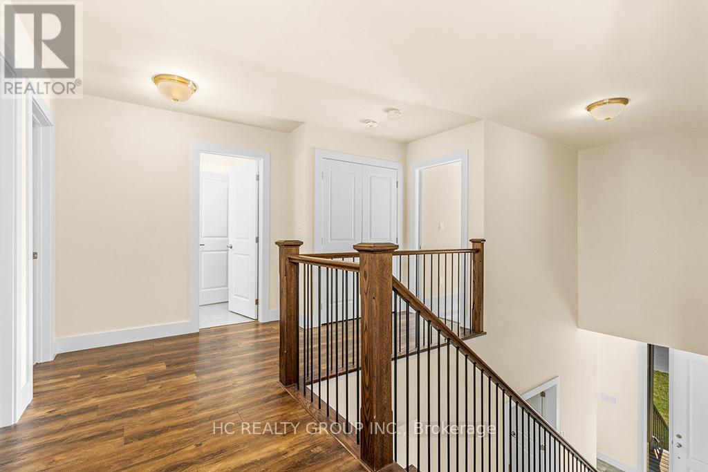 181 Yellow Birch Crescent Property Photo 16