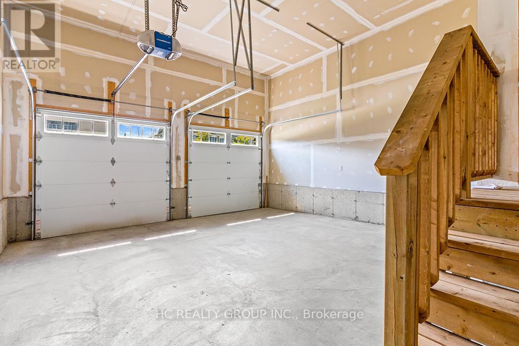 181 Yellow Birch Crescent Property Photo 25