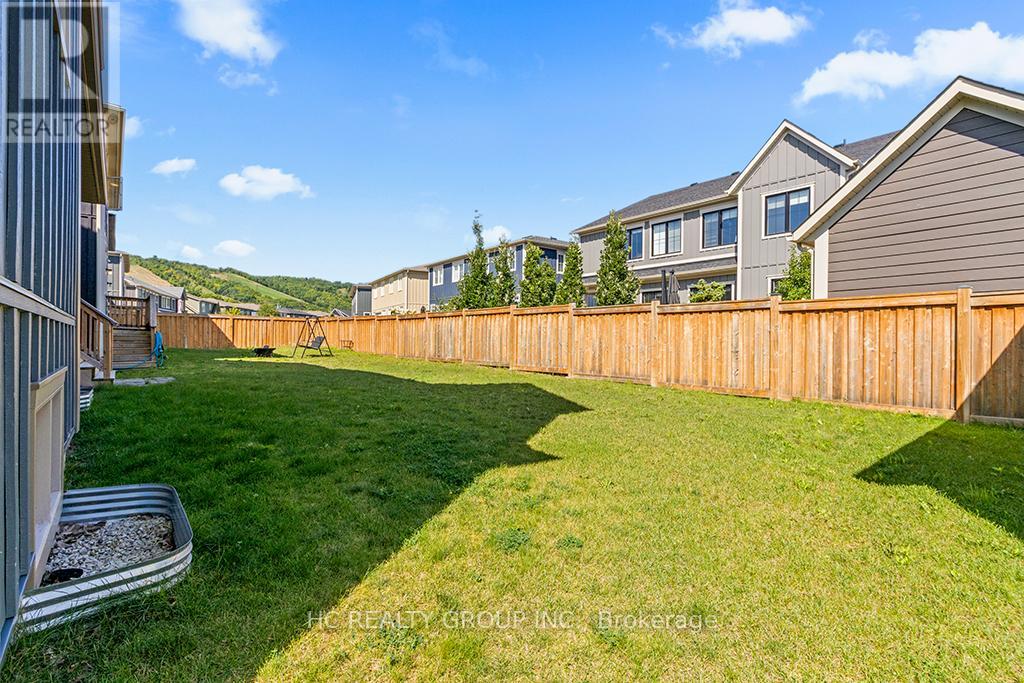 181 Yellow Birch Crescent Property Photo 28