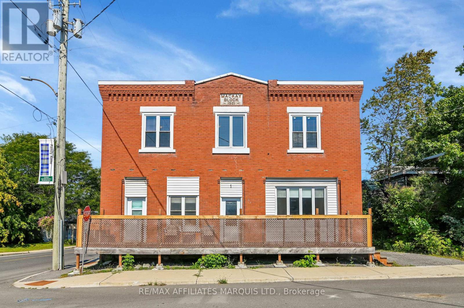 1 Mechanic Street E Property Photo 1