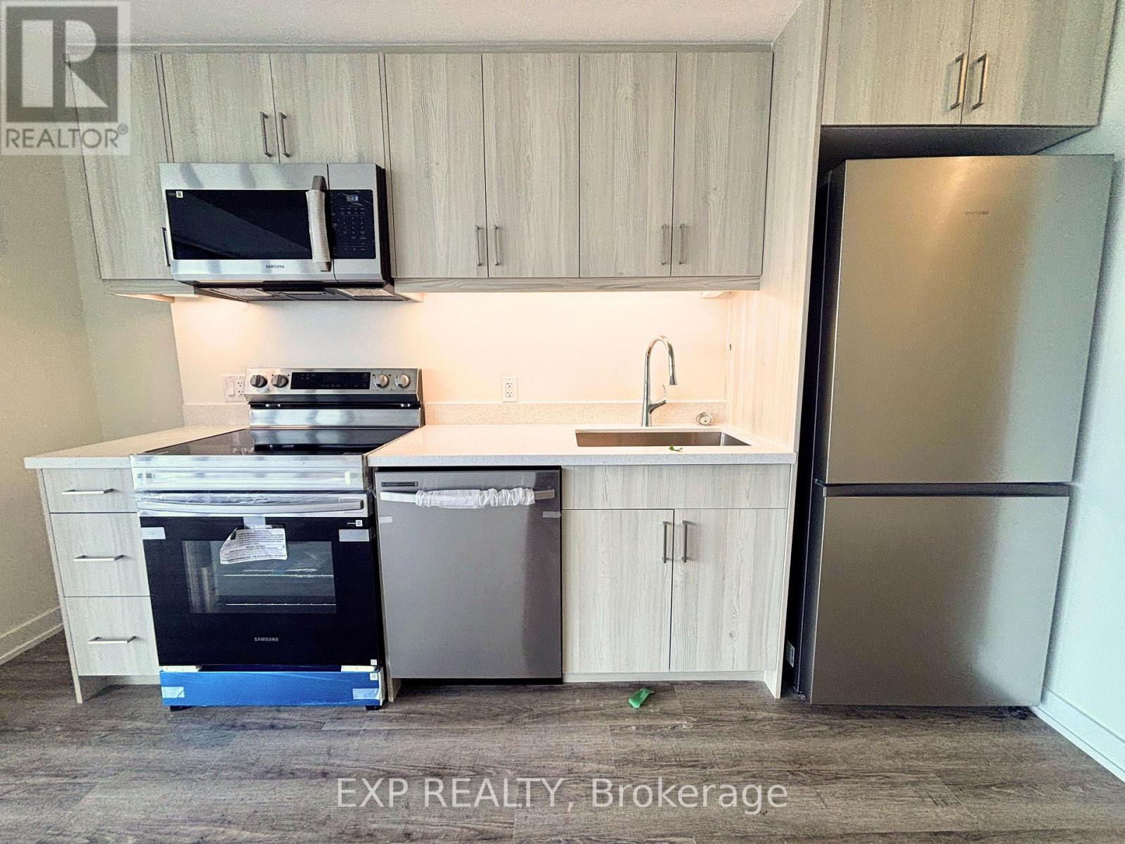 243 - 350 Prince Charles Drive Property Photo 5