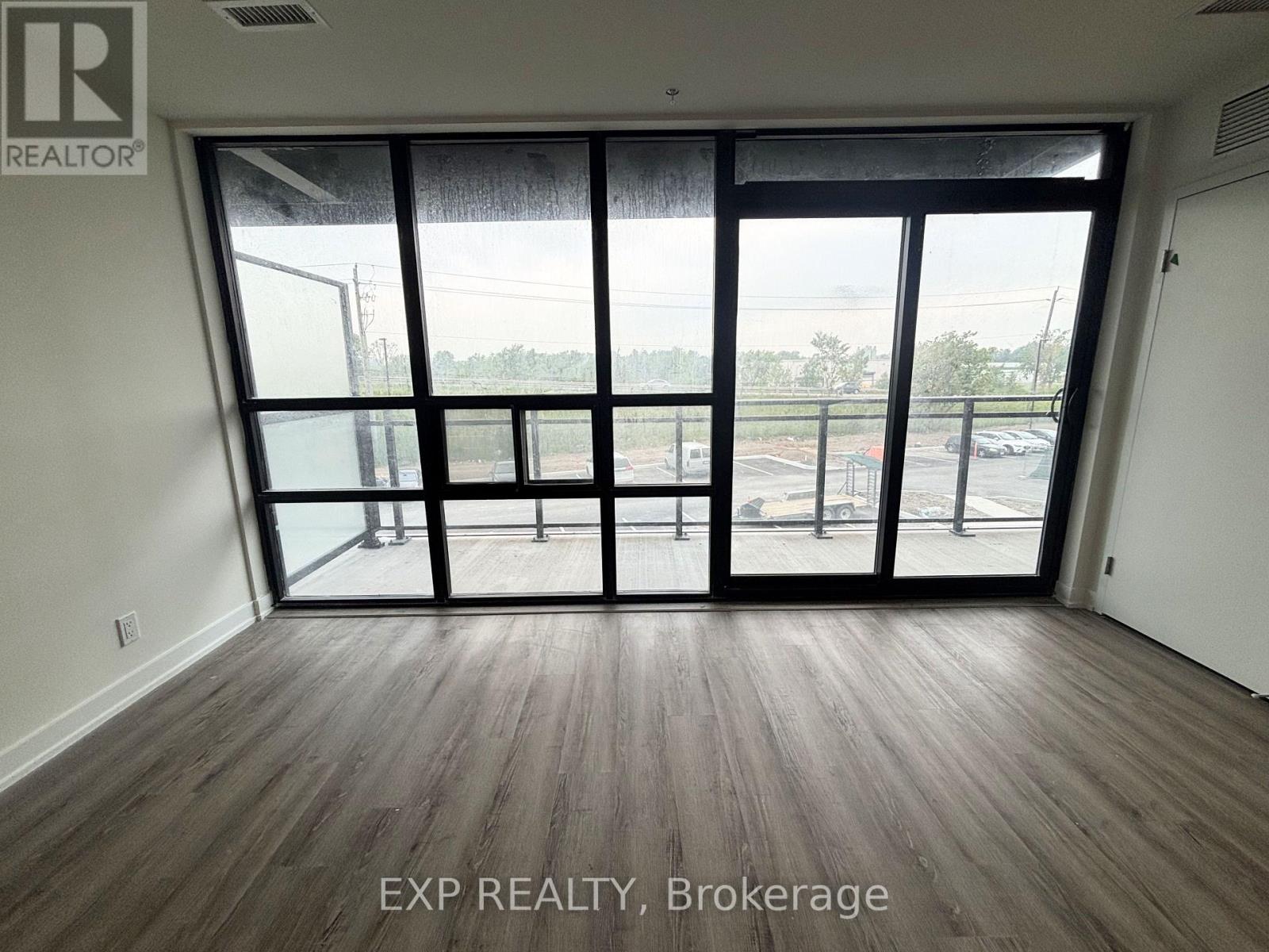 243 - 350 Prince Charles Drive Property Photo 10