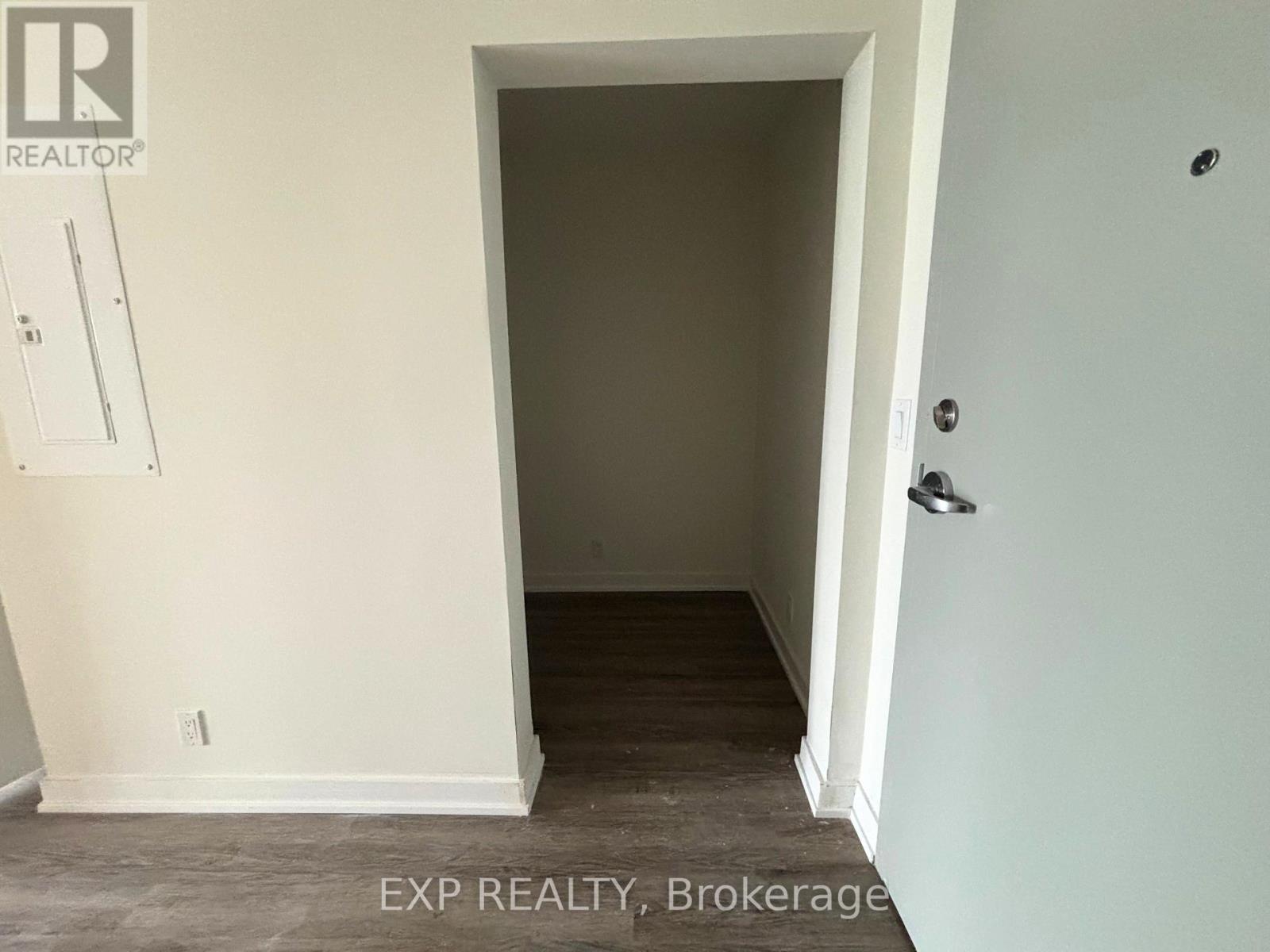 243 - 350 Prince Charles Drive Property Photo 13