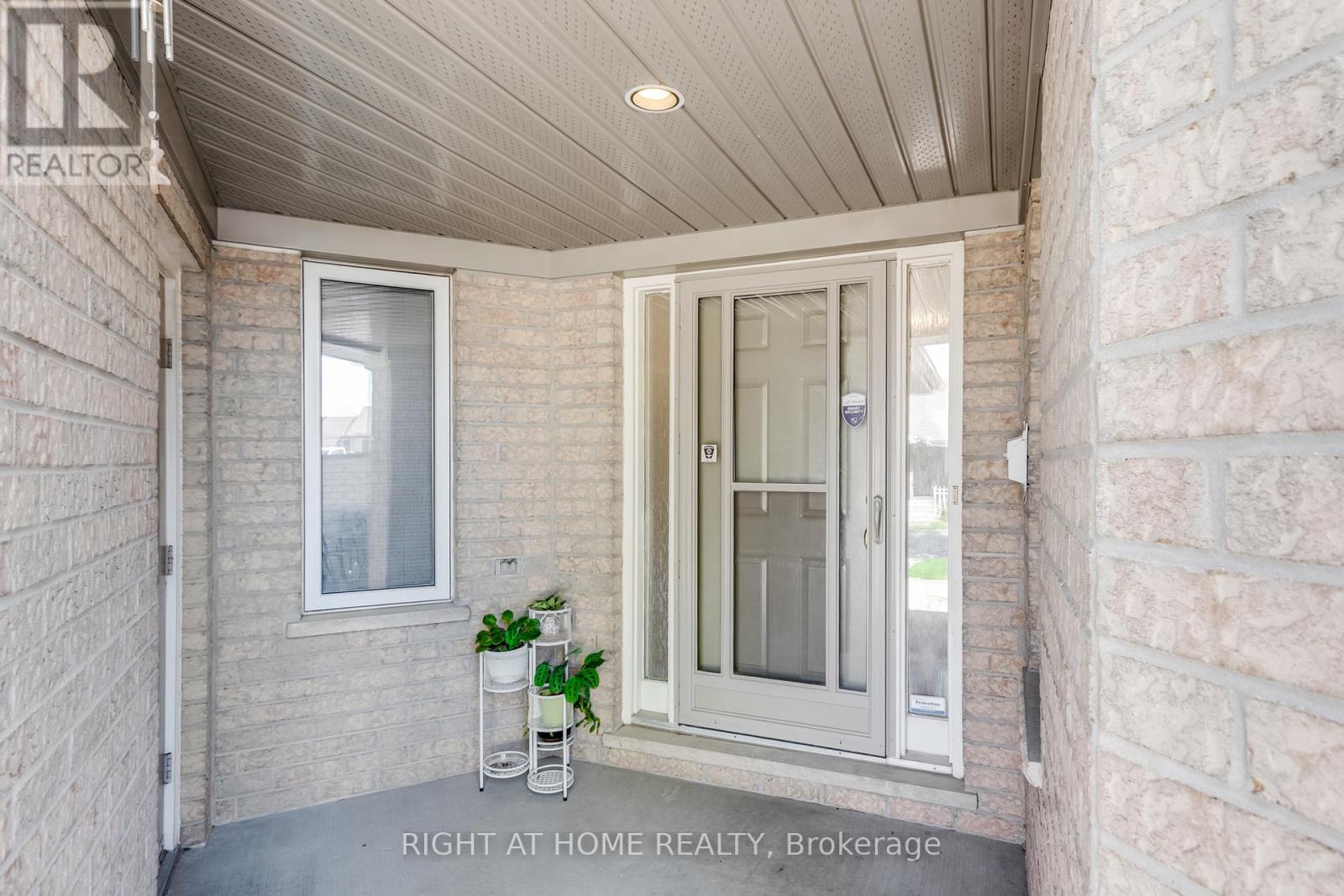 34 - 861 Shelborne Street Property Photo 3