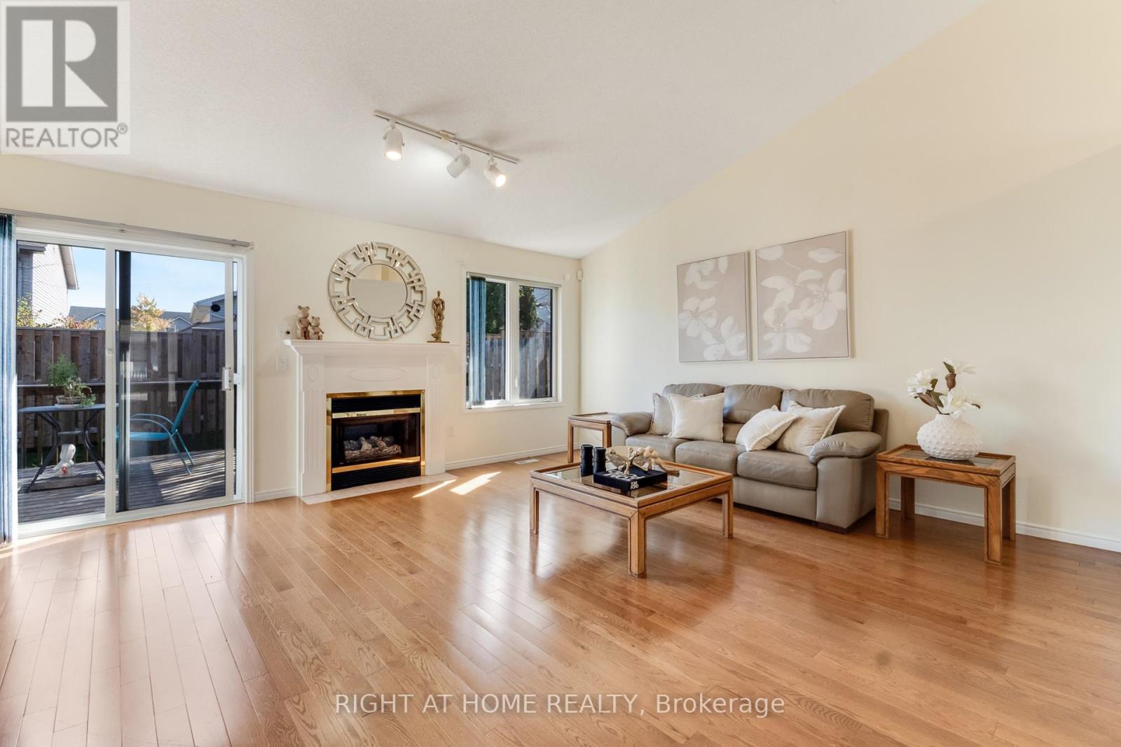 34 - 861 Shelborne Street Property Photo 9