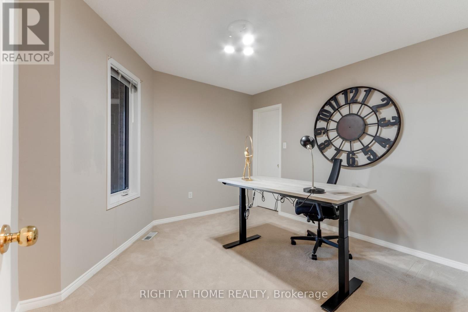 34 - 861 Shelborne Street Property Photo 11