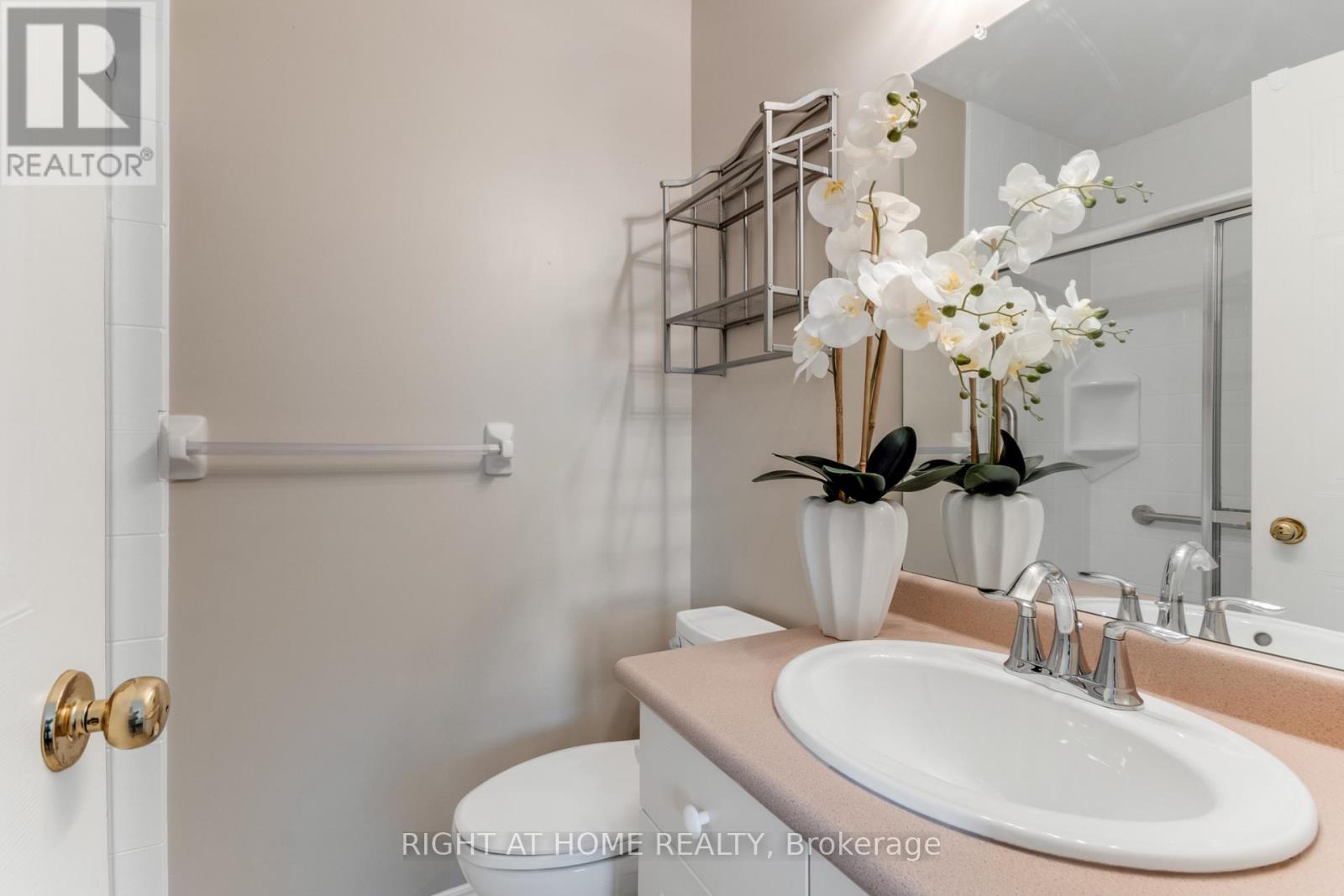 34 - 861 Shelborne Street Property Photo 12
